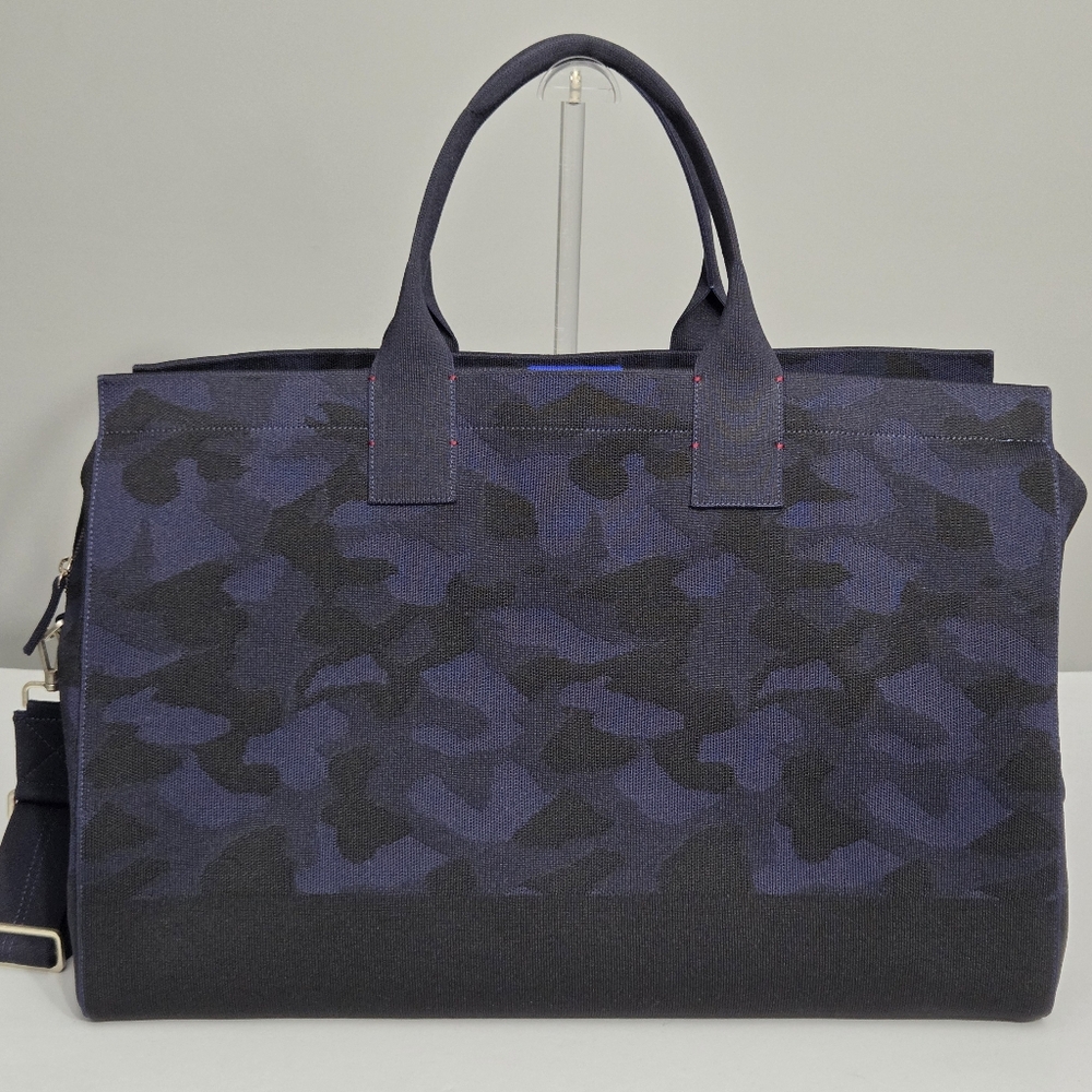 ROTHY'S THE WEEKENDER BAG IN MIDNIGHT CAMO CAMOUFLAGE OVERNIGHTER BAG - Picture 4 of 11